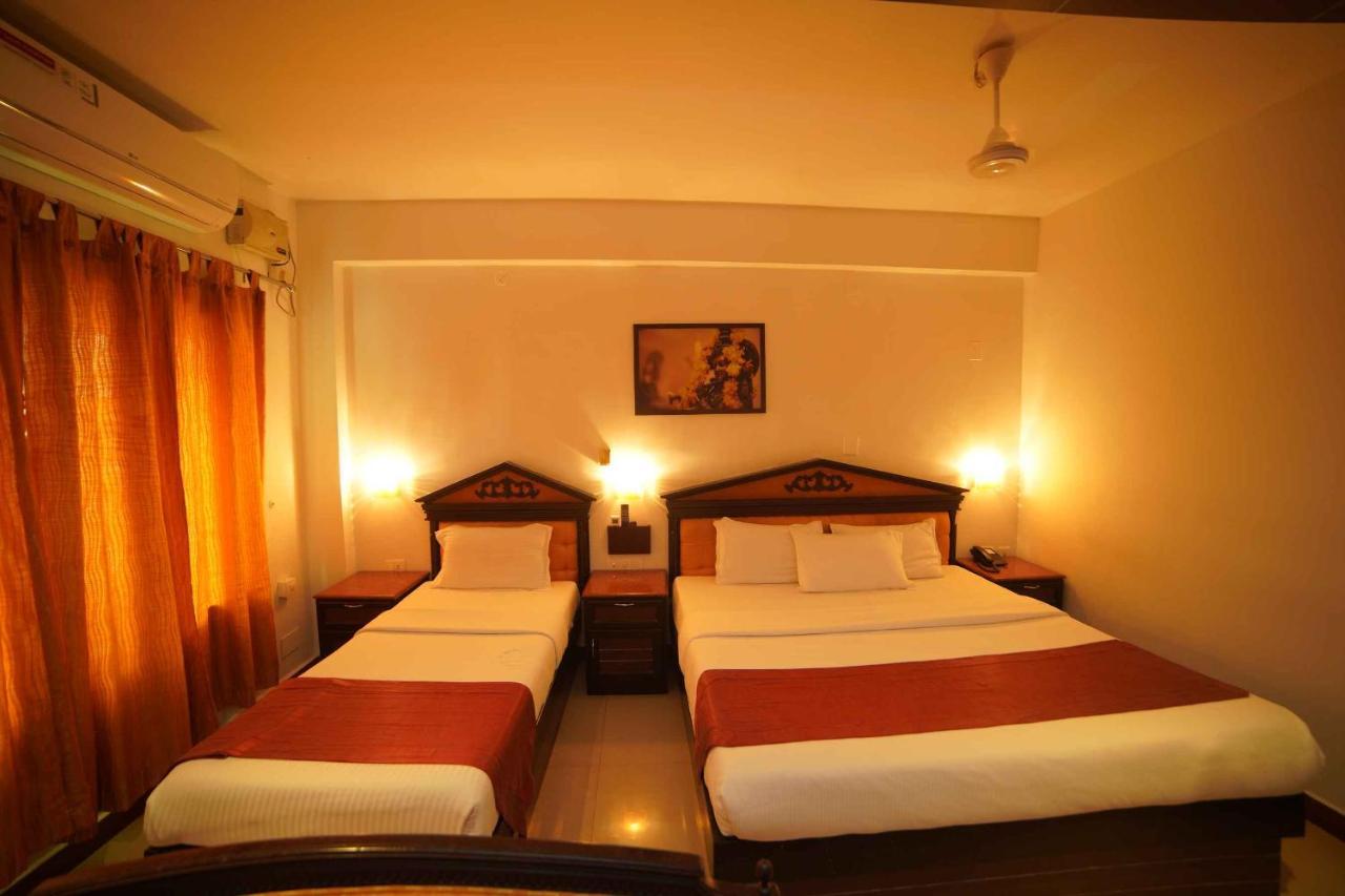 The Vyshakh Hotel Guruvayur Exterior photo