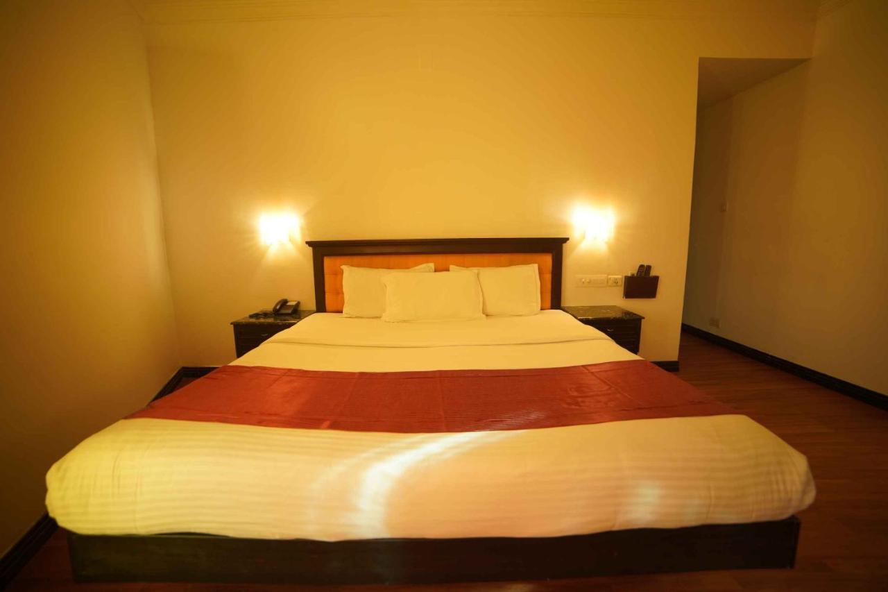 The Vyshakh Hotel Guruvayur Exterior photo