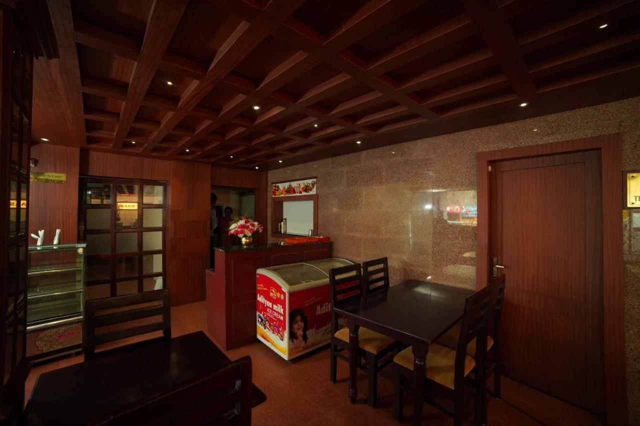 The Vyshakh Hotel Guruvayur Exterior photo