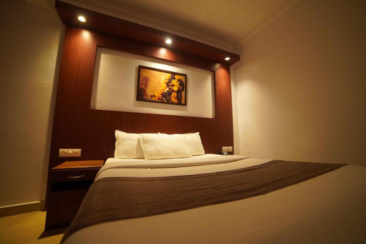 The Vyshakh Hotel Guruvayur Exterior photo