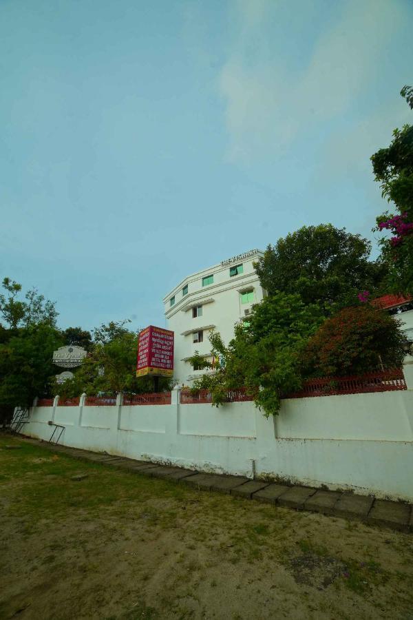 The Vyshakh Hotel Guruvayur Exterior photo
