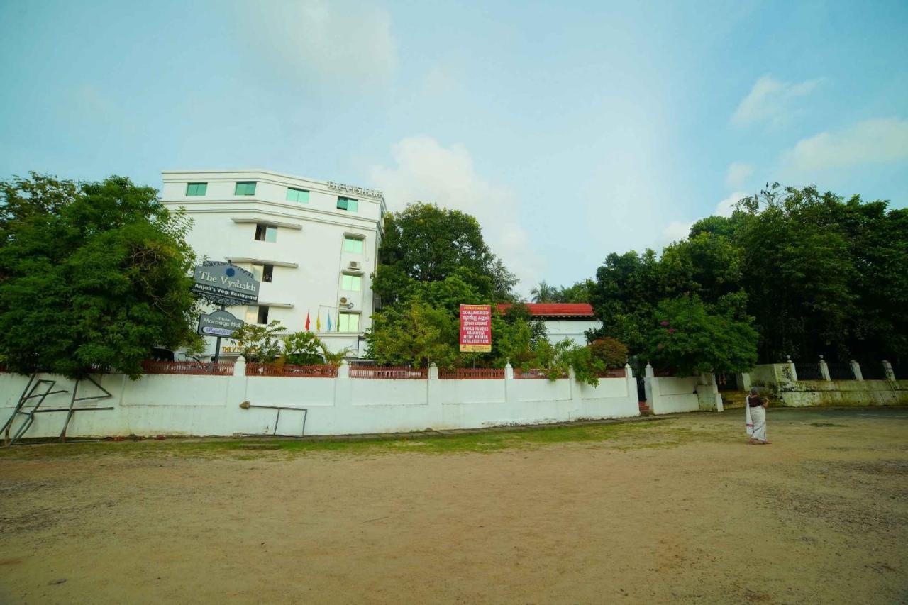The Vyshakh Hotel Guruvayur Exterior photo