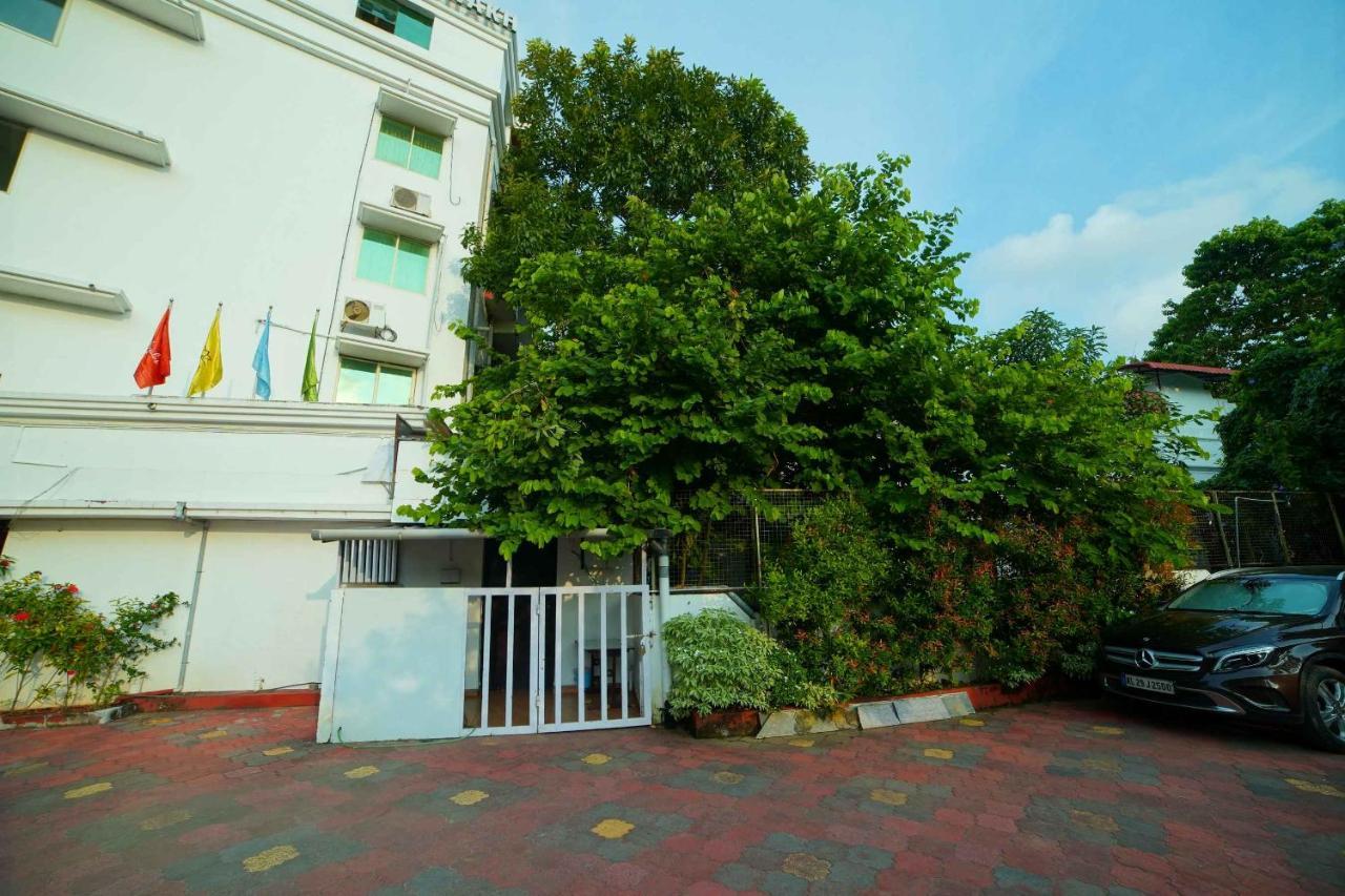 The Vyshakh Hotel Guruvayur Exterior photo